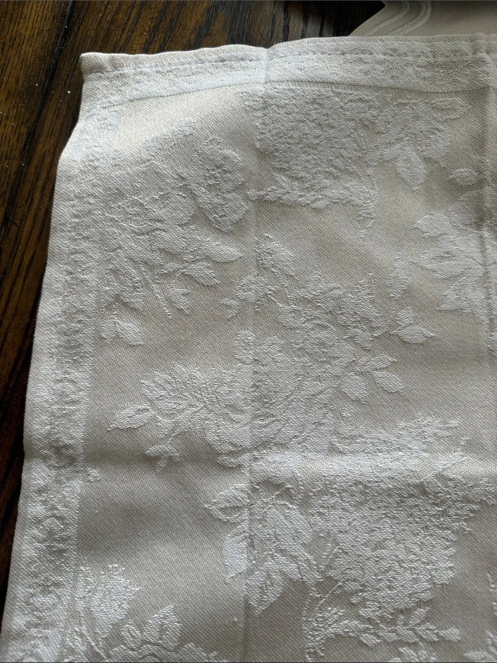 Biltmore ~ Tonal Jacquard Floral Napkins / set off 4 - 19”